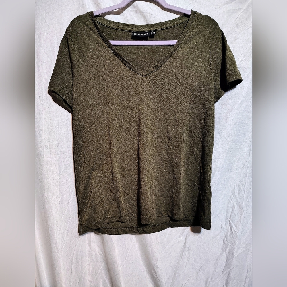 Versona Olive Sparkly V-Neck Short Sleeve Tee
